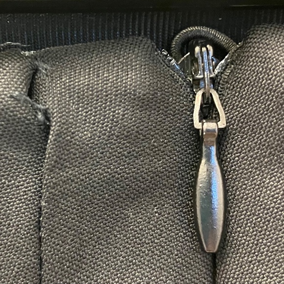 Armani wool pencil skirt size 6 / 8 - Picture 4 of 7